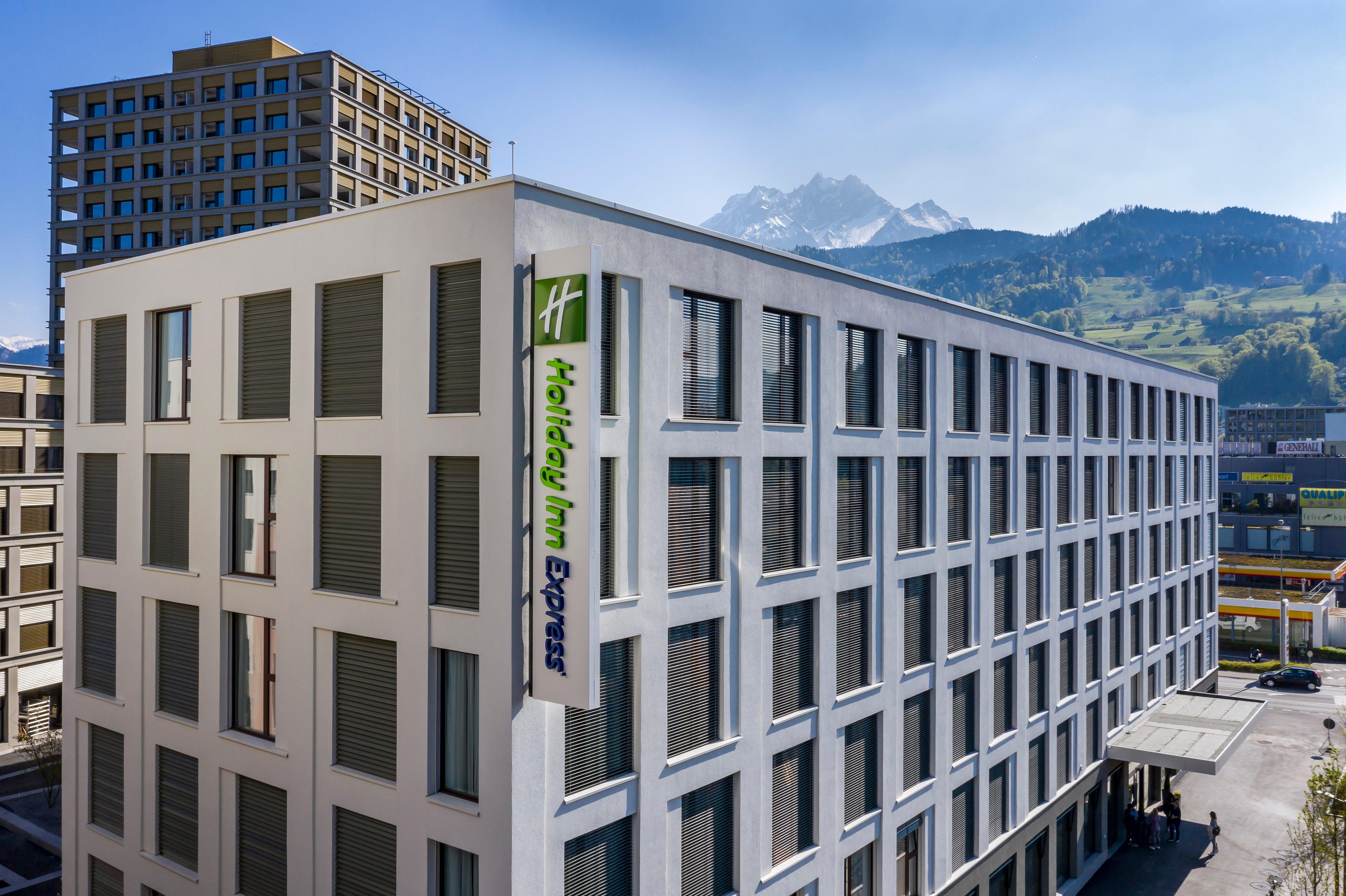 Holiday Inn Express - Luzern - Kriens, An Ihg Hotel Buitenkant foto